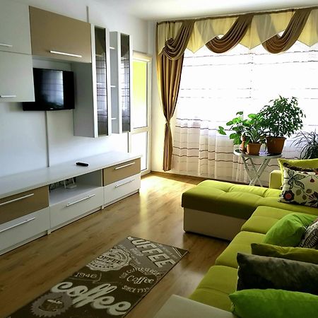 Urban Retreat Luxury Hideaway Apartment Oradea Exterior photo